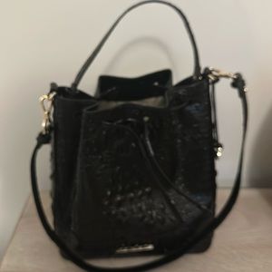 Brahmin MARLOWE Black Leather Bucket Bag w Cross Body Strap